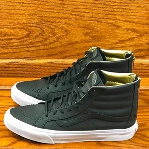 LIMITED EDITION High-top Women’s Vans Black and Gold w/ zipper